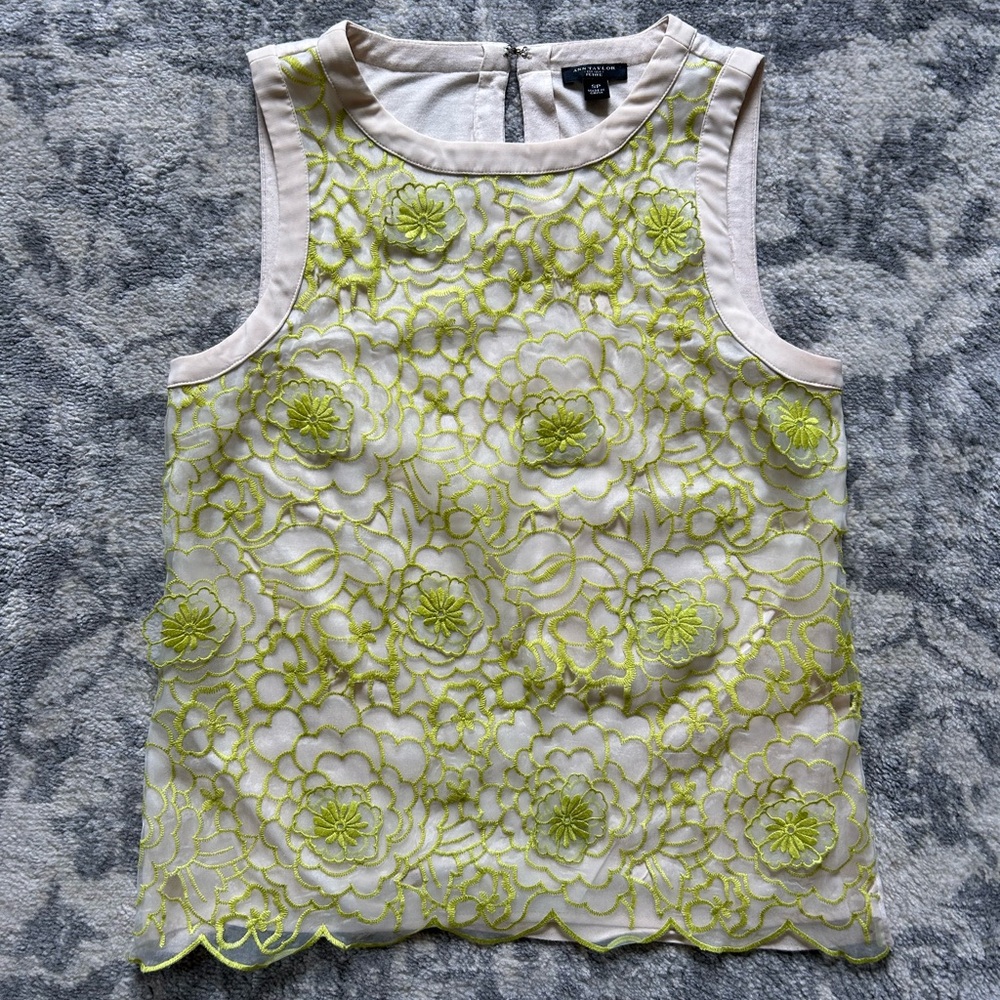 Ann Taylor Floral Embroidered Sleeveless Top Size Small Petit